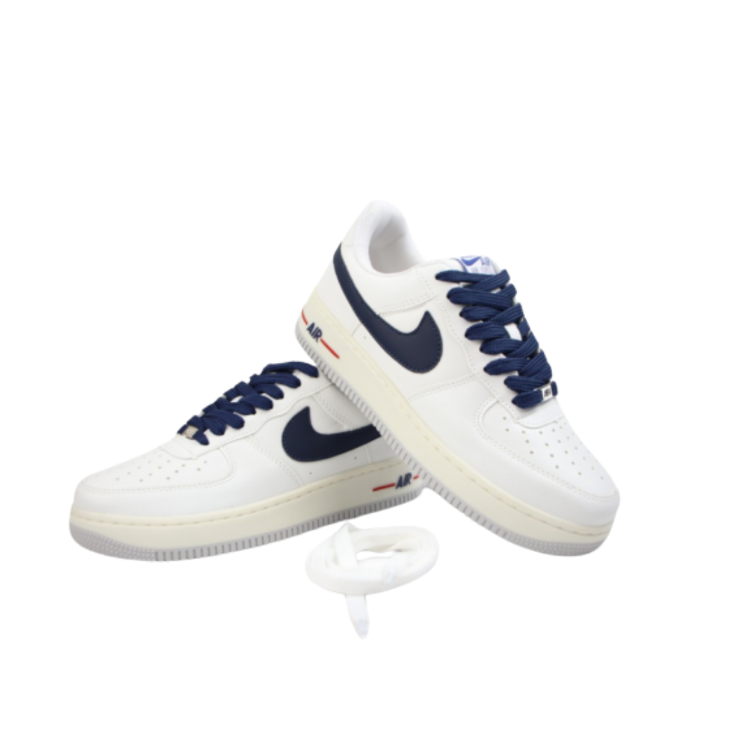 Tênis Nike Air Force 1 Branco e Azul Marinho