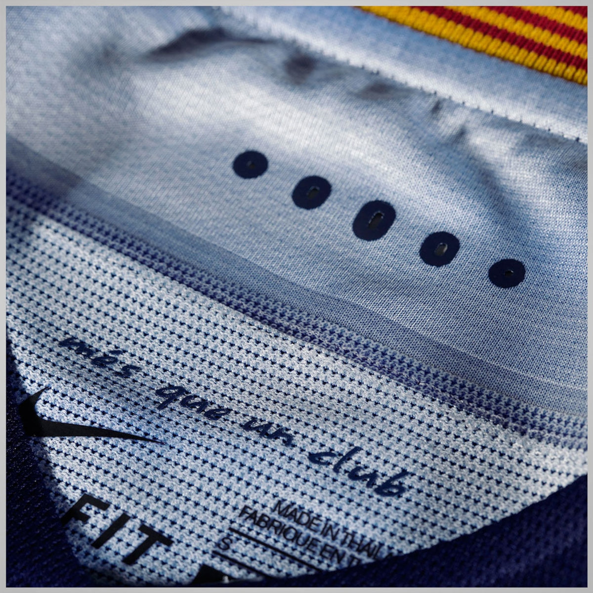 Camisa Retrô Barcelona I 2015/2016 Nike