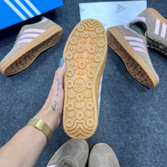 Tênis Feminino Adidas Gazelle Taupé Suspiro