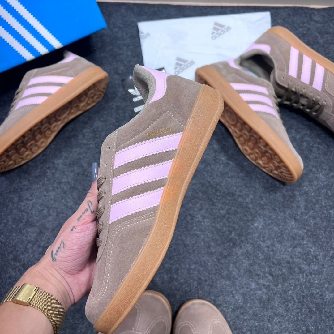 Tênis Feminino Adidas Gazelle Taupé Suspiro