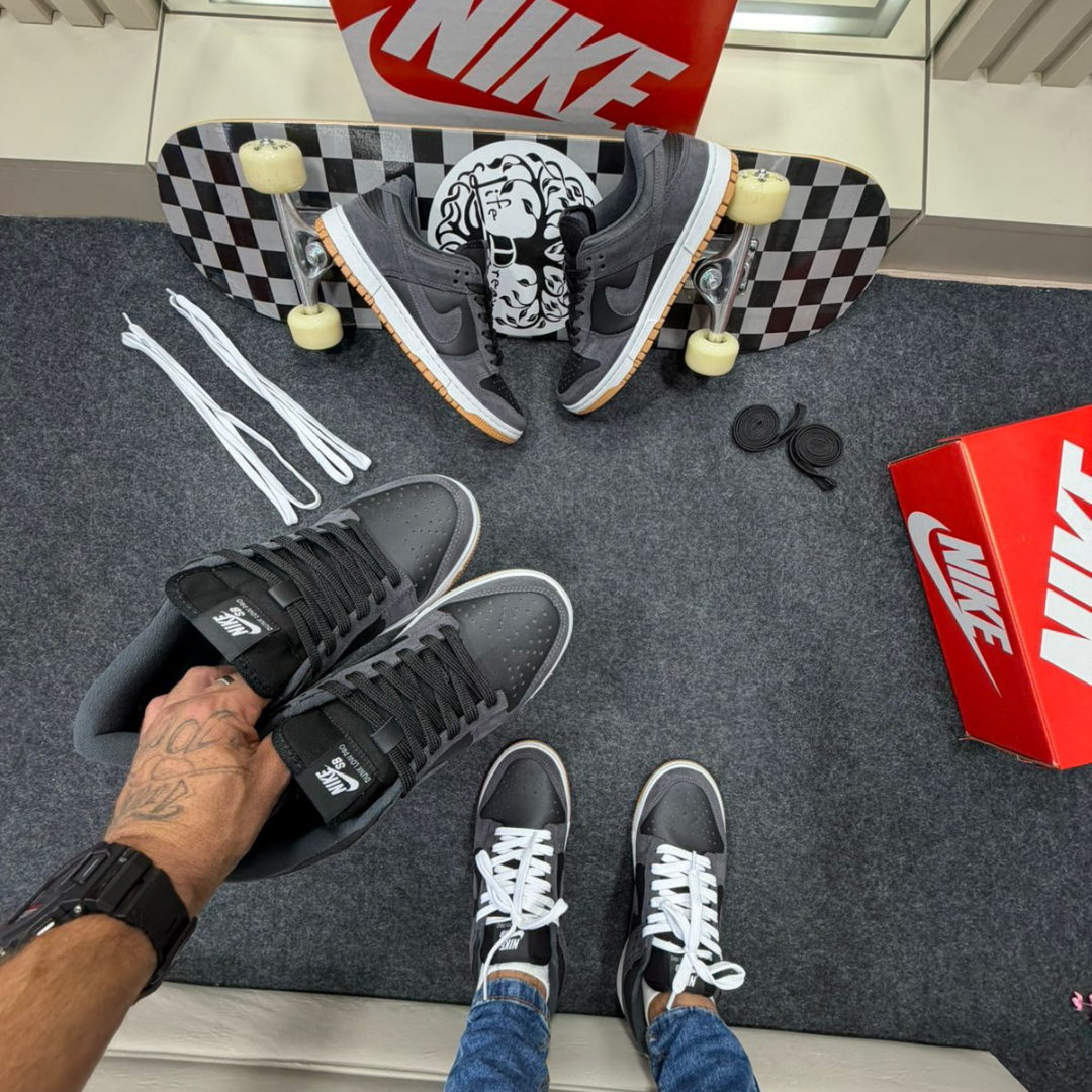 Tenis Nike Sb Dunk Low Cinza Camurça