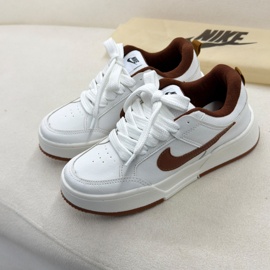 Tênis Feminino Nike NVR 01 Plataforma Branco e Marrom