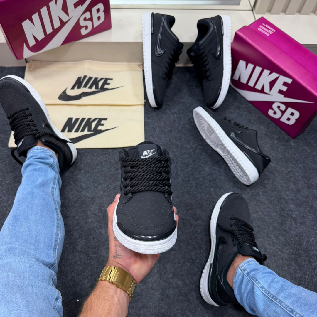 Tênis Nike SB Dunk Low Twist Preto e Branco
