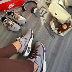 Tênis Feminino Nike ZoomX Invincible Run 3 Marrom
