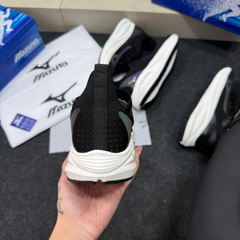 Tênis Mizuno Wave Vista Preto e Branco