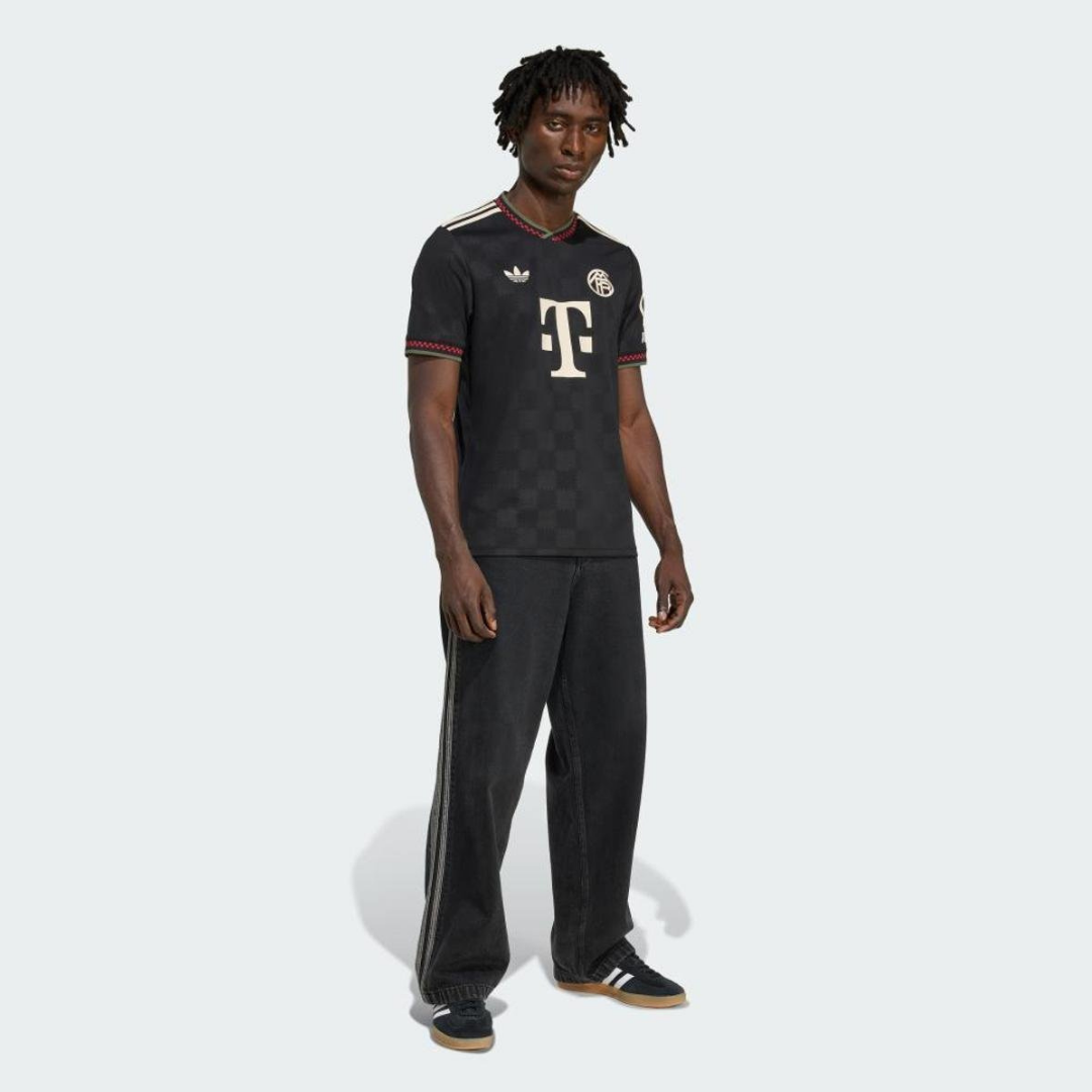 Camisa Futebol Bayern de Munique III 25/26 Torcedor Preta Masculina