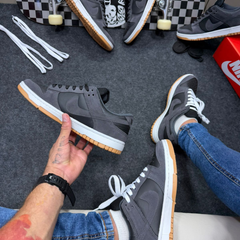 Tenis Nike Sb Dunk Low Cinza Camurça