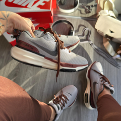 Tênis Feminino Nike ZoomX Invincible Run 3 Marrom
