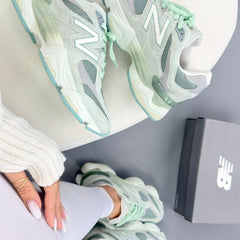 Tenis New balance 9060 Feminino Couro