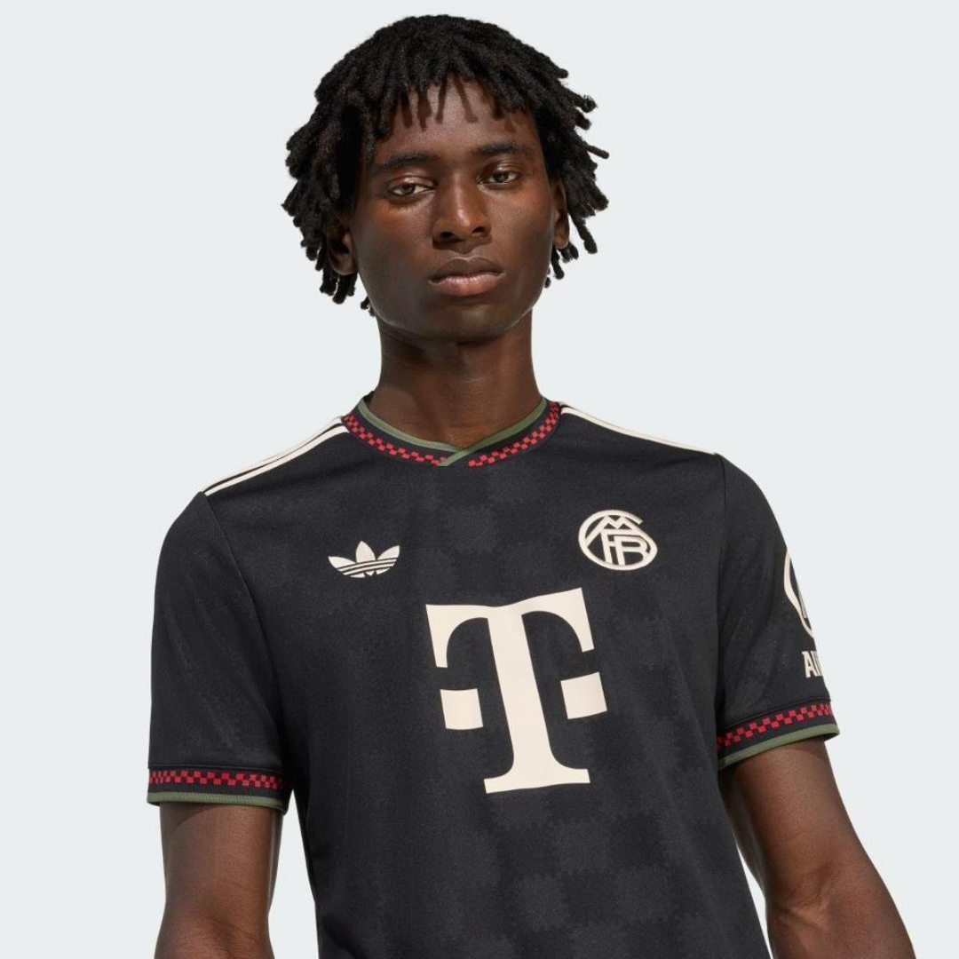 Camisa Futebol Bayern de Munique III 25/26 Torcedor Preta Masculina