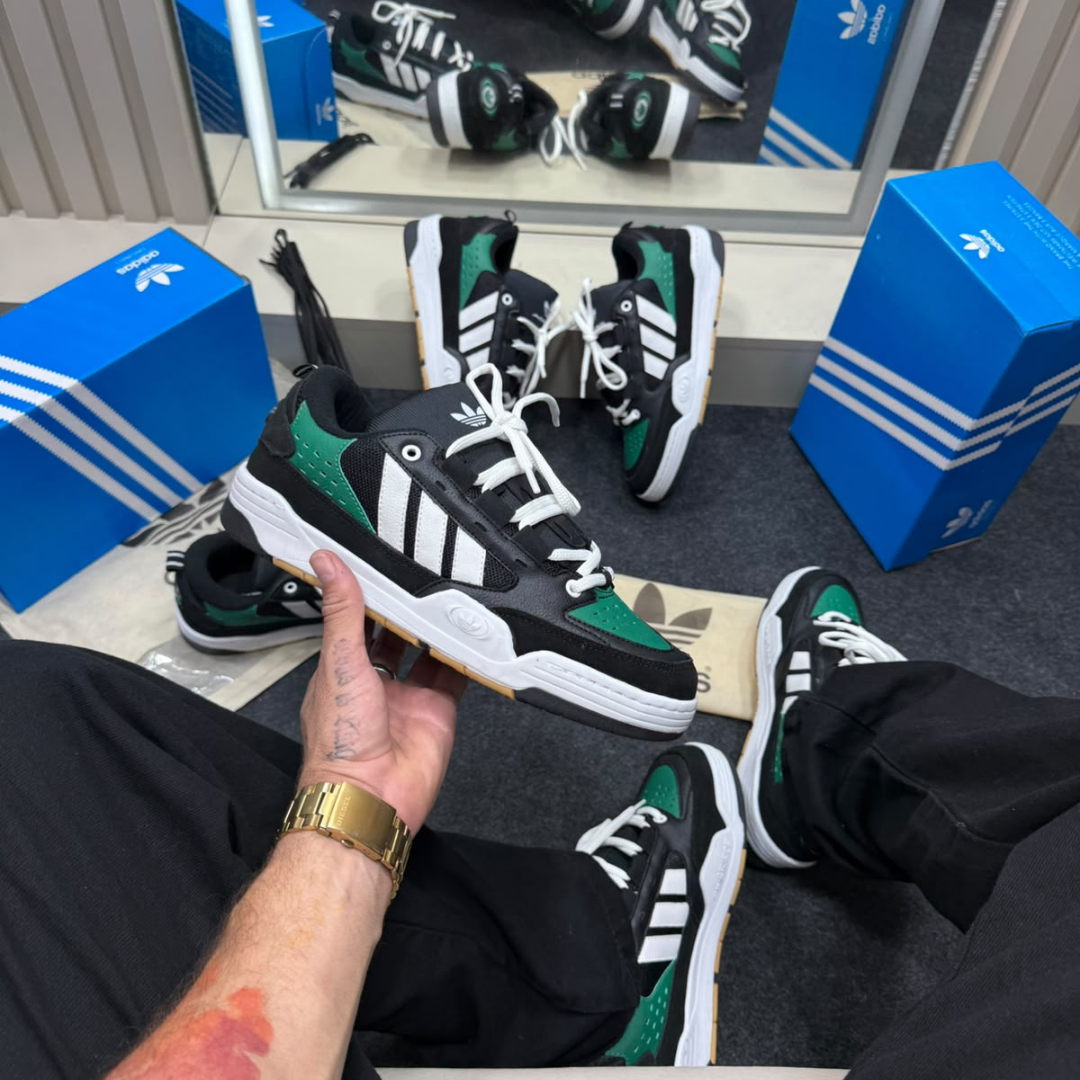 Tênis Adidas 2000 Preto e Verde