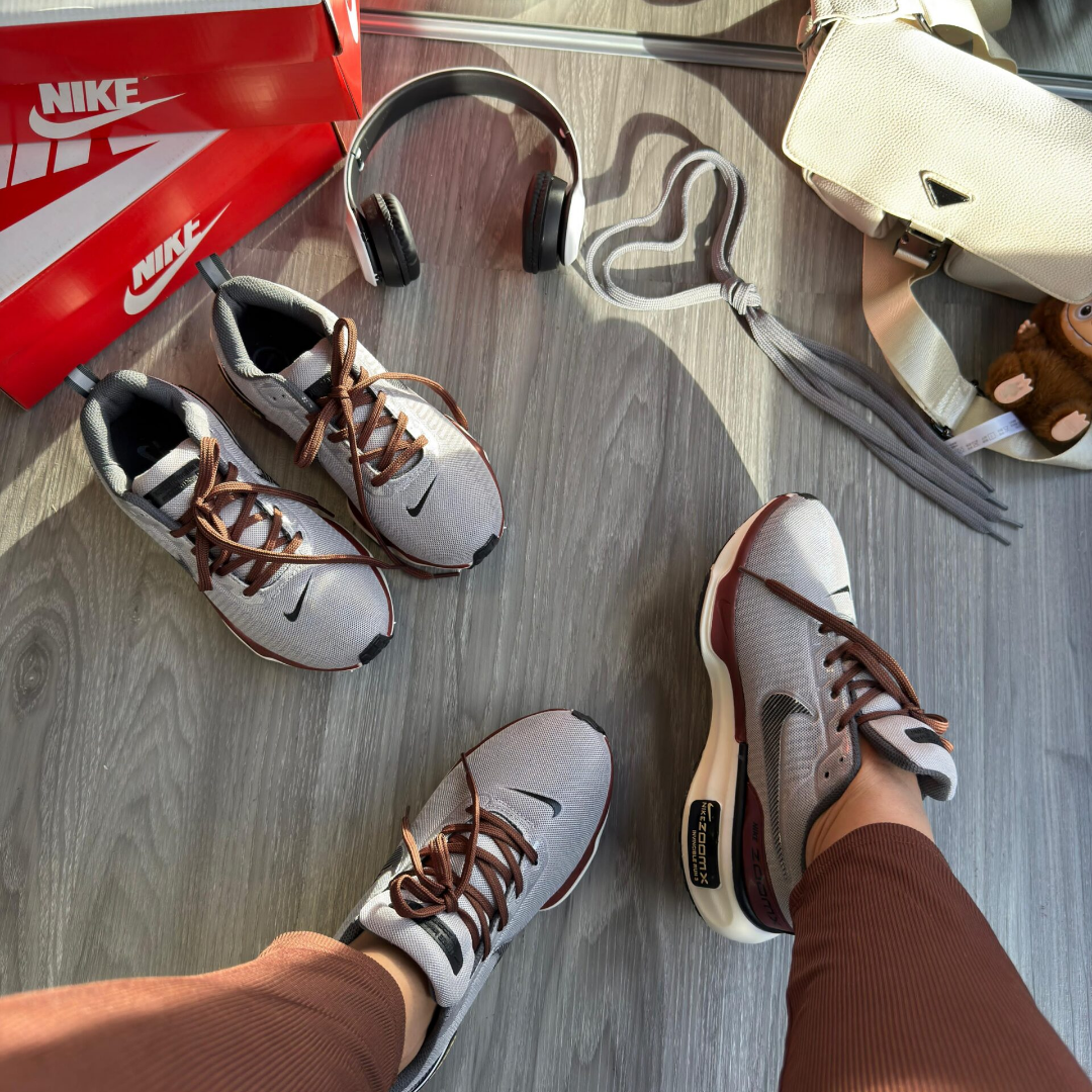 Tênis Feminino Nike ZoomX Invincible Run 3 Marrom