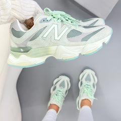 Tenis New balance 9060 Feminino Couro