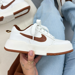 Tênis Feminino Nike NVR 01 Plataforma Branco e Marrom