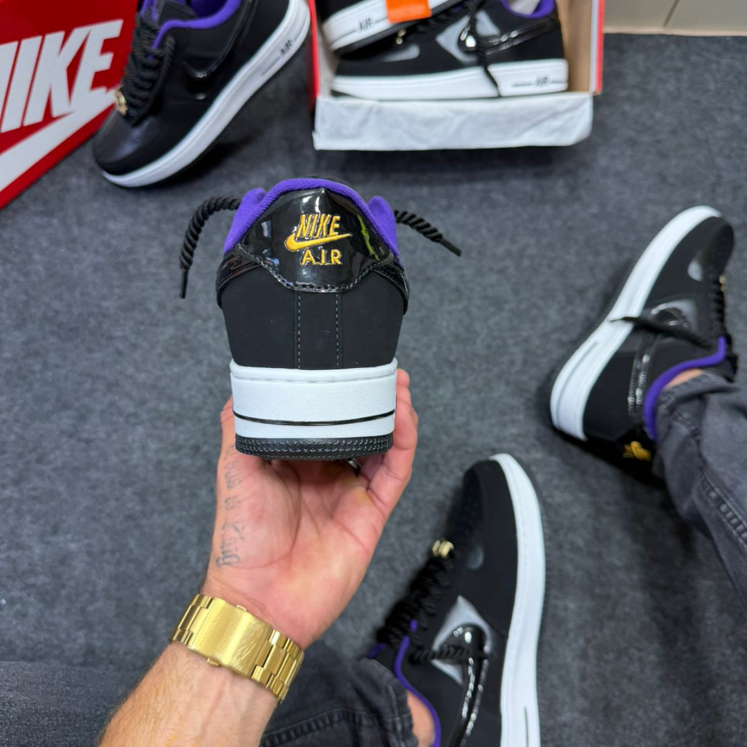 Tênis Nike Air Force 1 Champs Preto e Roxo