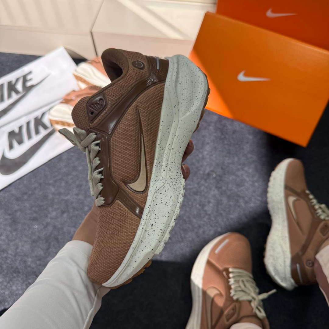 Tênis Masculino Nike Pegasus 41 Marrom e Branco
