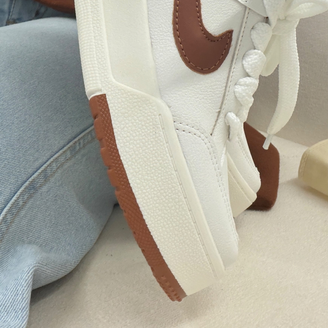 Tênis Feminino Nike NVR 01 Plataforma Branco e Marrom