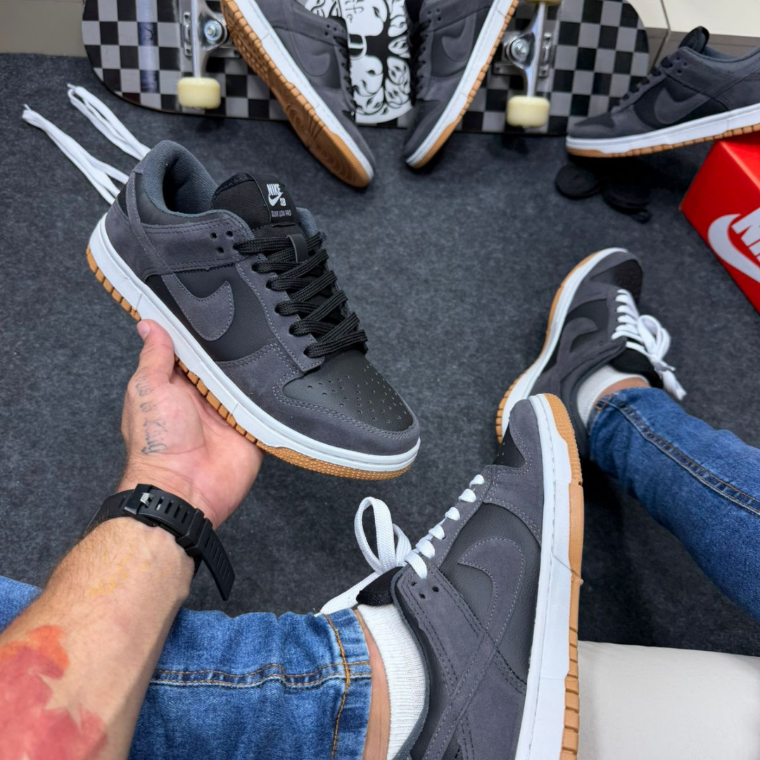 Tenis Nike Sb Dunk Low Cinza Camurça