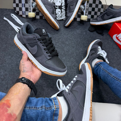 Tenis Nike Sb Dunk Low Cinza Camurça