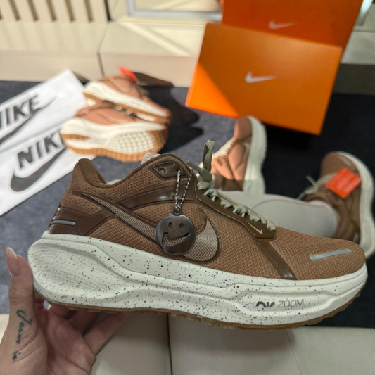 Tênis Masculino Nike Pegasus 41 Marrom e Branco