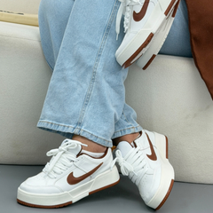 Tênis Feminino Nike NVR 01 Plataforma Branco e Marrom