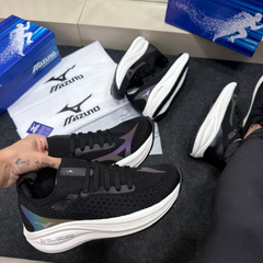 Tênis Mizuno Wave Vista Preto e Branco